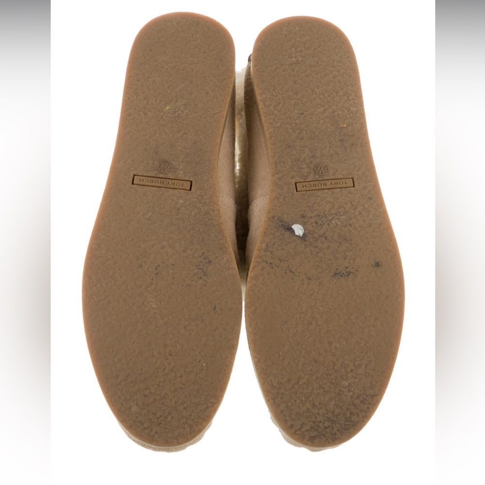 Like New Tory Burch Sorel Suede Moccasins - Brown Nude Tan Flats with Fur - Picture 4 of 4